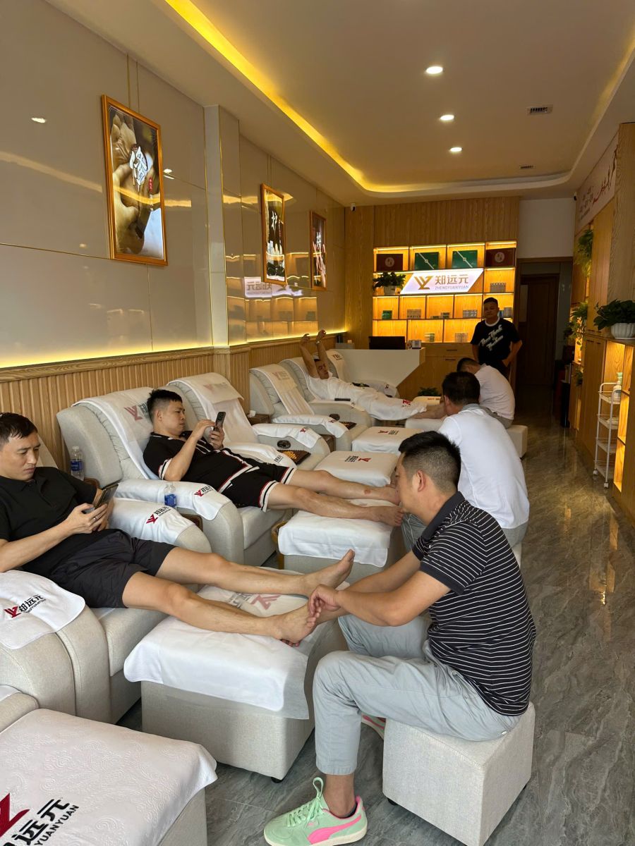 Foot Massage in District 1
